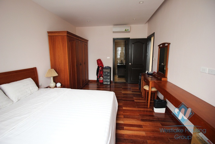 Nice and quality 02 bedrooms apartment in Ba Dinh district for rent!